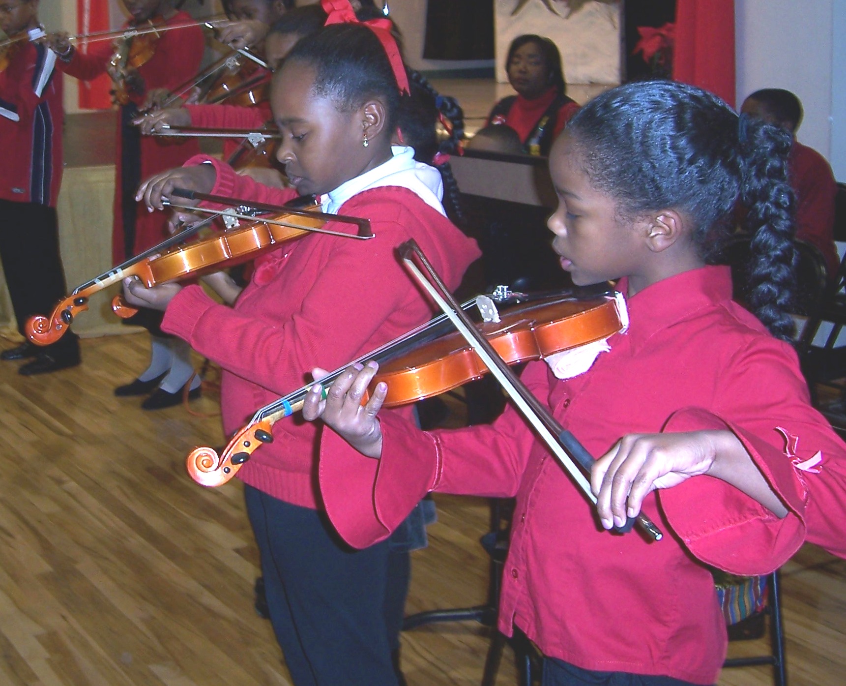 students playing violin